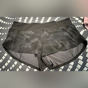 Speed Up Low Rise Lined Shorts 2.5”